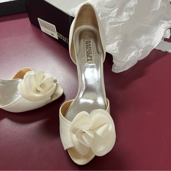 Badgley Mischka Satin D'Orsay Pumps - Picture 10 of 15